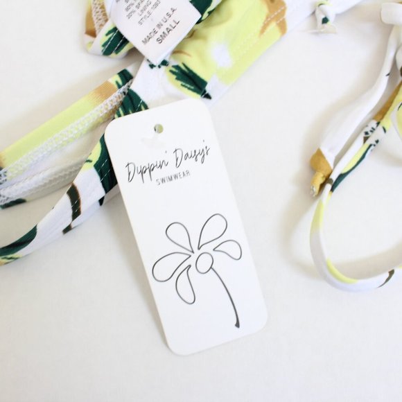 Dippin Daisys Keyhole Lemon Print Bikini Swim Top - Picture 4 of 4